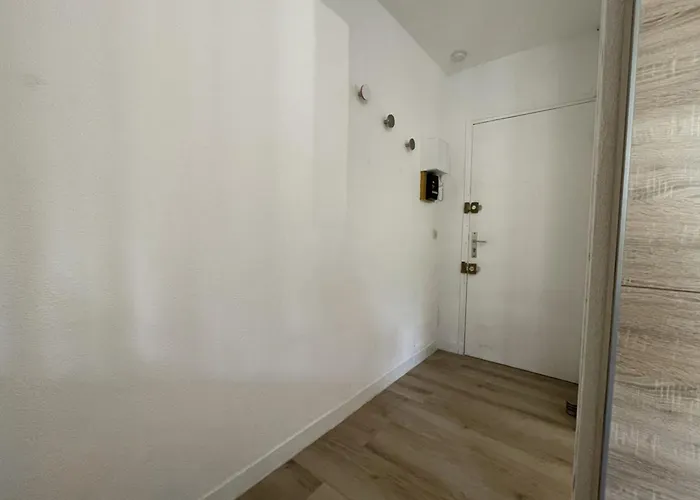 Cosy - Balcon - Wifi - Free Parking Apartment *